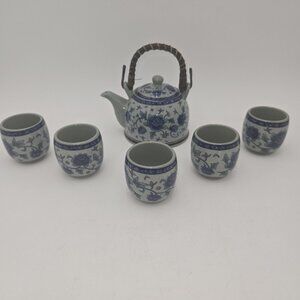 Vintage High Class‎ Sake Cups Blue Floral Lidded Teapot with Infuser Peony China